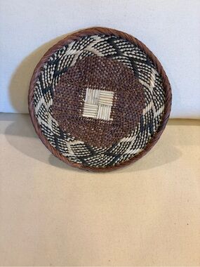 NEW Africa Woven Basket. Made by the Binga people of Zambia/Zimbabwe 8” across
